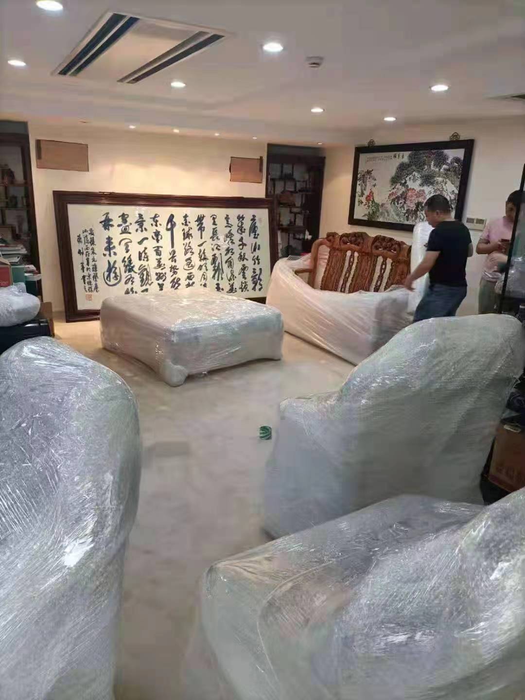 红双喜搬家：尊贵服务，别墅搬迁的艺术之旅